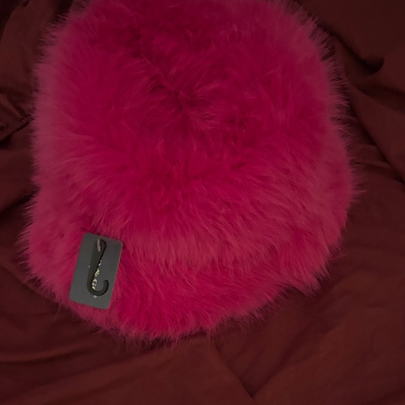 Luxurious Pink Fur Hat main image 3